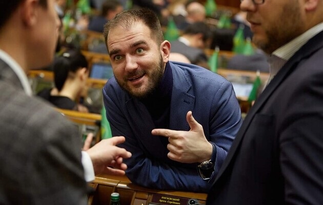 Нардеп Юрченко написал заявление на водителя машины, которую протаранил во Львове