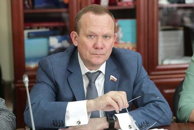 «Молчун» с миллиардами «пропишется» в Совфеде?