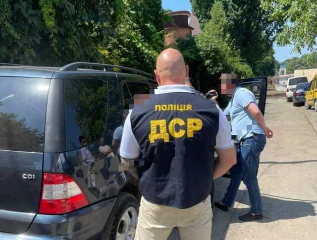 В Черновцах на взятке поймали помощника нардепа