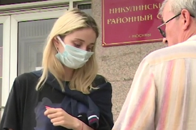Сбившая троих детей в Москве 18-летняя девушка обжаловала свой арест