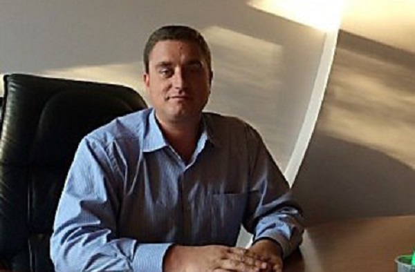 Топ-чиновник Минобороны, уличенный в вымогательстве миллиона долларов, купил три автомобиля