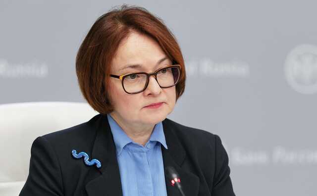 Нацболы приковали себя наручниками к зданию Минюста, а Набиуллина пообещала долгосрочную инфляцию