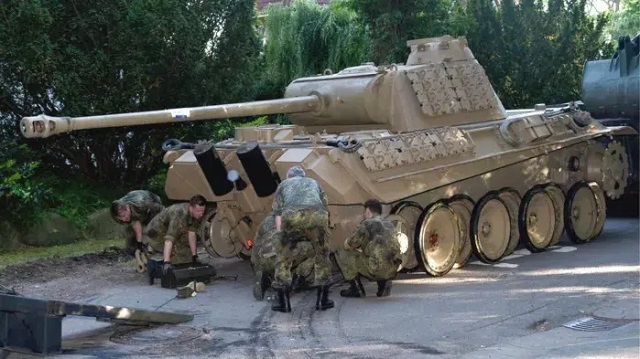 Немецкий пенсионер, хранивший в подвале танк, получил условный срок и заплатит штраф