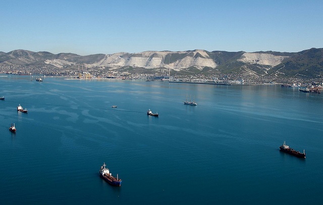 Выброс нефти с греческого танкера произошел в Черном море под Новороссийском