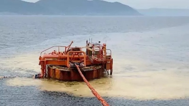 СКР завел уголовное дело из-за разлива нефти