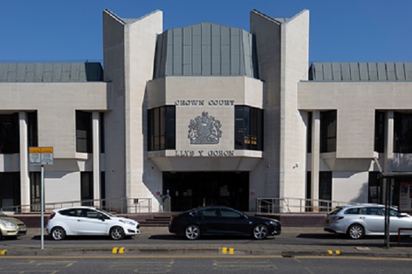 Отец украл наследство сына и потратил его на алкоголь и развлечения
