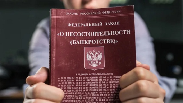 Бизнесмен Смышляев повесил кассу на родственников