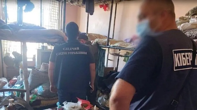 Не выходя из СИЗО, мошенники хитростью выманили 18 миллионов гривен