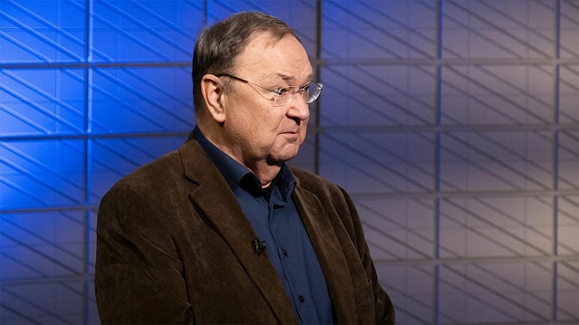 Аналитик Михаил Крутихин и деньги «Лукойла» вот-вот подарят русскому языку новое слово