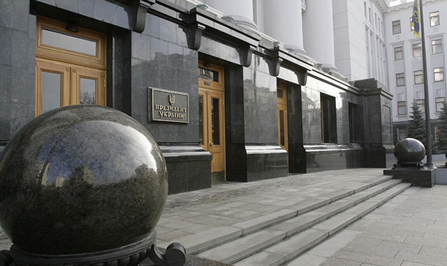 Люди от Павлюка заходят на поставки ДТ вместо структур Медведчука