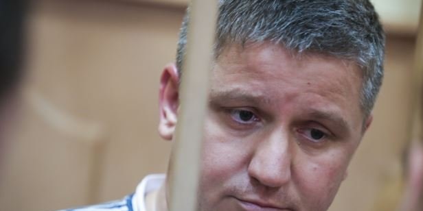 Экс-следователь СКР Руслан Миниахметов и его подруги
