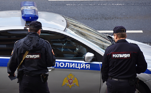 Авторитет Шарфик откусил нос жене и покончил с собой в полиции