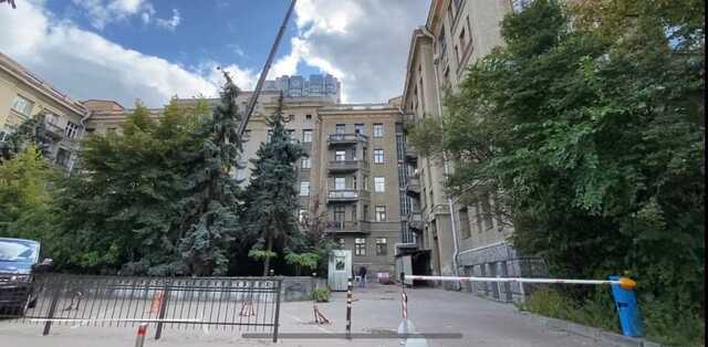 Певица Оля Полякова строит пентхаус с видом на Майдан в доме напротив Нацбанка