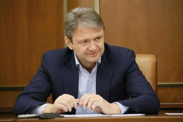 Ткачева тянет к земле