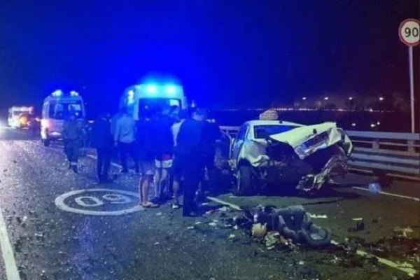 Осталась в стороне