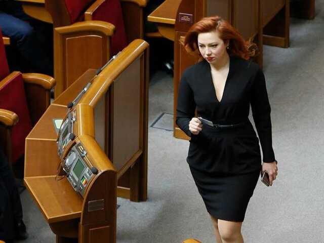 Нардеп Шкрум пришла в Раду с сумочкой Gucci за 55 тысяч
