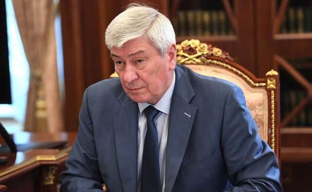 «В интернете играют в стрелялки»