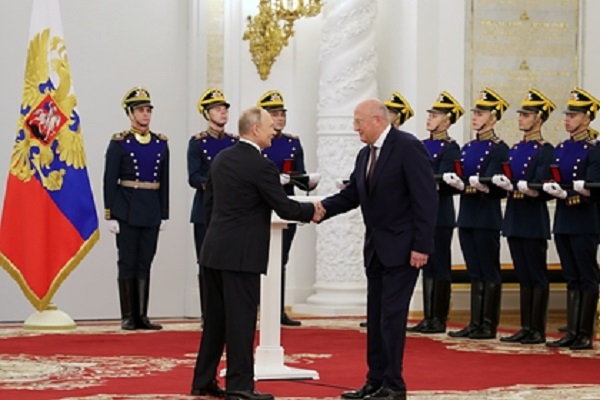 Путин наградил разработчика «Спутника V» Гинцбурга орденом Александра Невского