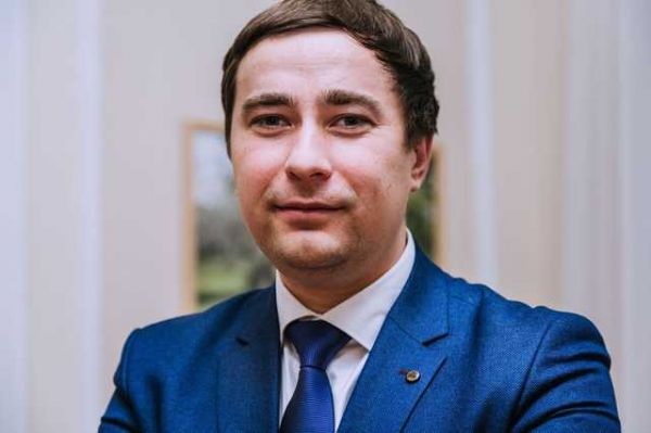 Убить мало? Бизнесмен из США “заказал” украинского министра, который его обокрал
