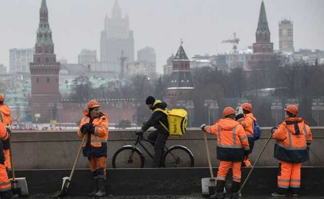 Мэр Москвы заявил, что нужно сокращать число мигрантов среди коммунальщиков