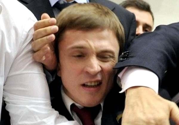 Олесь Довгий оброс жилплощадью за один день
