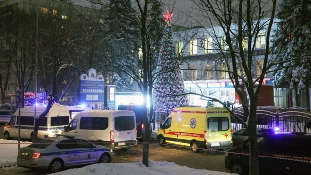 Опубликованы первые видео нападения на МФЦ в Москве, где погибли два человека