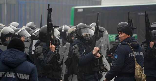 Самый популярный лозунг протестов в Казахстане — «Дед, уходи!»