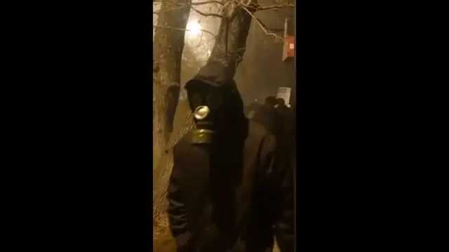 Появилось видео нападения вооруженных бунтовщиков на отделение полиции в Алматы