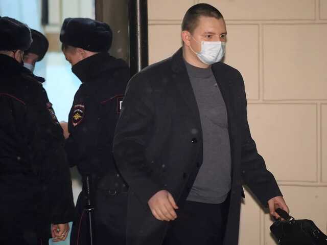Суд торопит Ивана Сафронова