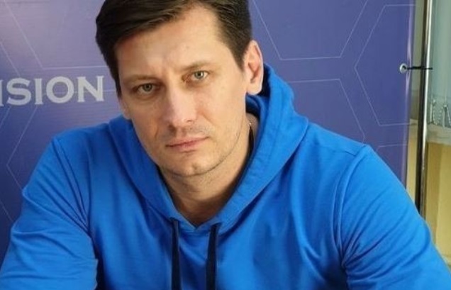 Проживающему за границей политику Дмитрию Гудкову запретили выезд из России
