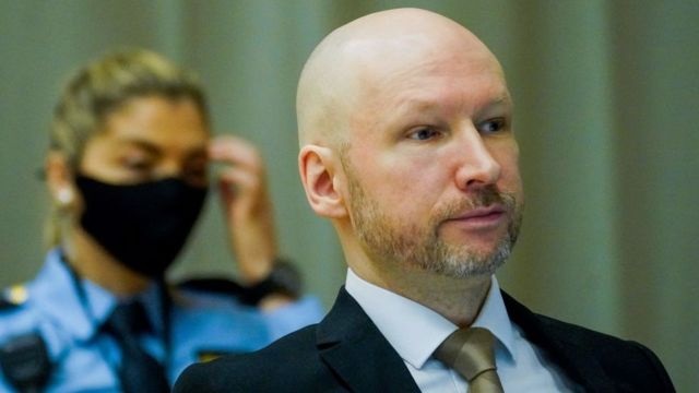 Норвежский суд отказался досрочно выпустить террориста Брейвика, убившего 77 человек