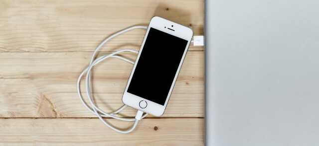 Российский школьник заряжал iPhone и погиб