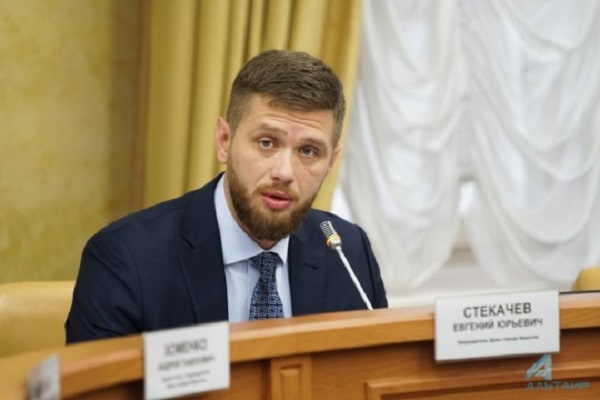 Евгений Стекачев стал крупным землевладельцем?