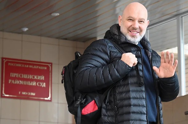 Юрий Хохлов выудит из дела нестыковки