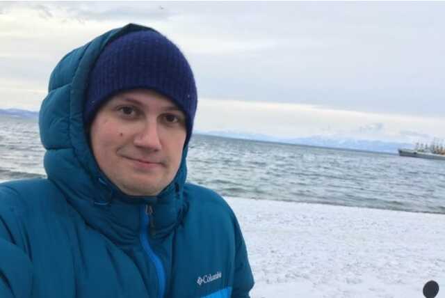 В Екатеринбурге преподавателя, стоявшего с плакатом «Дед, уходи», уволили из вуза