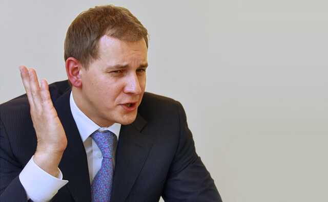 "Держи" Гусельникова: как банкир "спасает" активы от приставов?