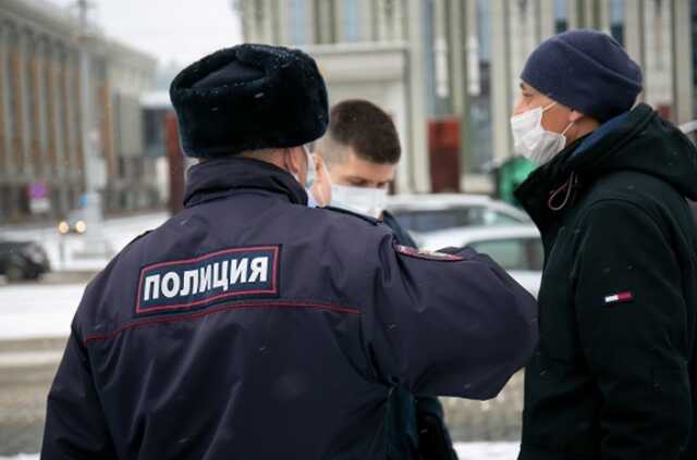 В Москве полицейские задерживают граждан Украины, чтобы спросить о возможной дискриминации