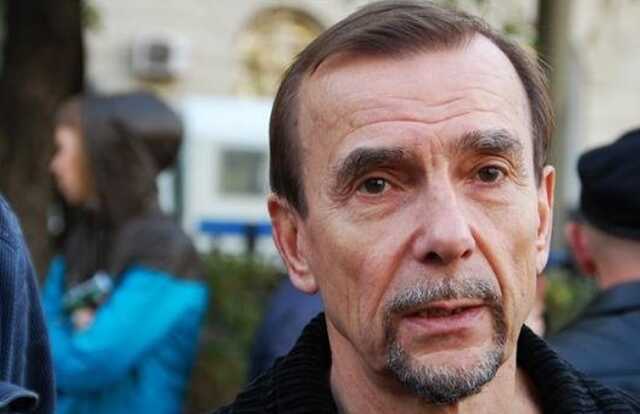 Полицейские в Москве задержали правозащитника Льва Пономарева
