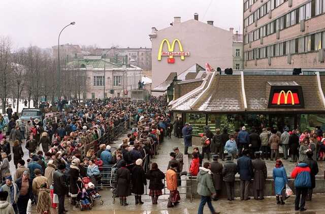 McDonald’s временно закроет в России все 850 ресторанов