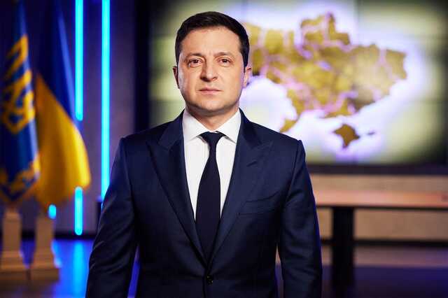 Зеленский разрешил всем украинцам использовать оружие во время военного положения