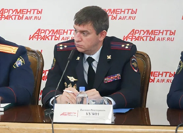 Сели не в службу, а в дружбу
