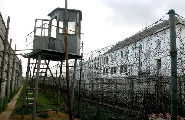 Бывшего полицейского из Чечни обнаружили мертвым в колонии «Красная утка»