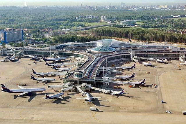 В Шереметьево поступили сообщения о минировании двух самолетов
