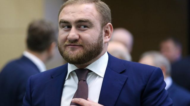 Рауф Арашуков раскричался в аквариуме