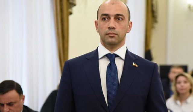Сирот заселили в трущобы: ростовского депутата арестовали за мошенничество