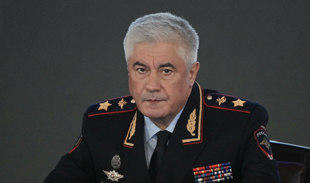 С большой дороги: как сбиваются в коррупционные стаи гаишники Колокольцева