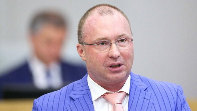 Сын Жириновского сбежал в Майами от уголовного дела