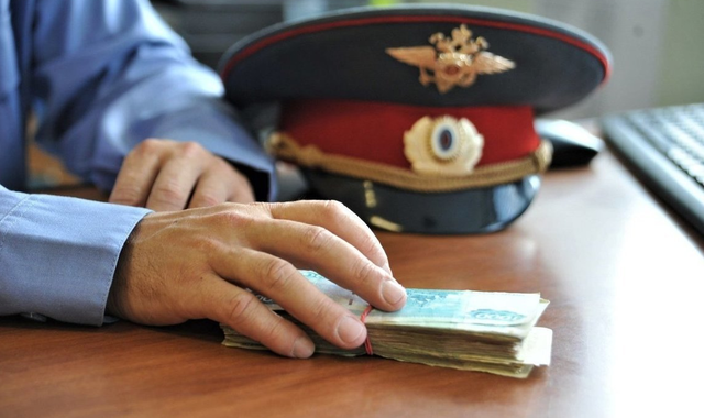 Грузовикам поставили тариф: экс-глава краснодарского райотдела ГИБДД пойдет под суд за взятки