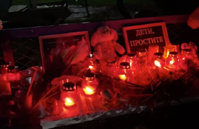 Стихийный мемориал появился около детсада в Ульяновской области