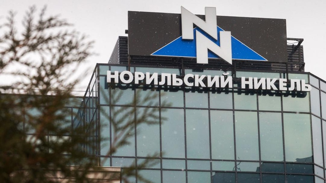Затертый в Норникеле: Потанина "разденут" до последнего аэропорта?